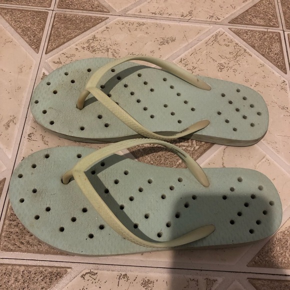 Flip flops - Picture 2 of 9